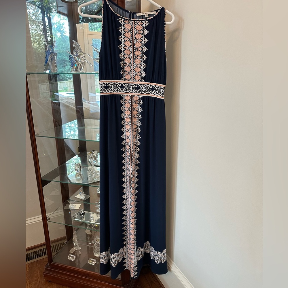 Classy Max Studio Size Small Long Dress